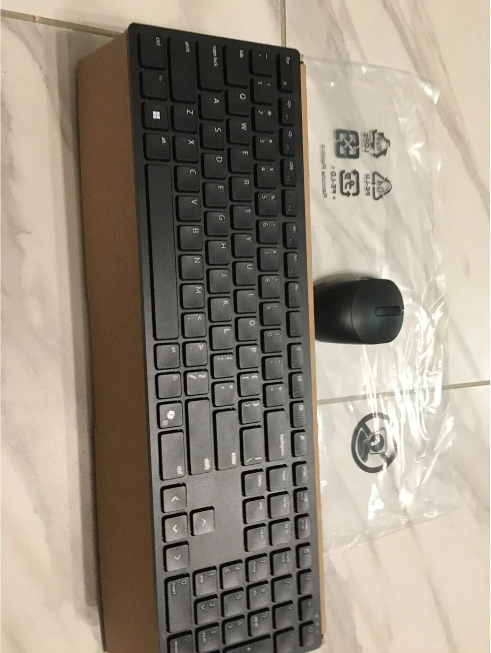 Dell Wireless Keyboar and Mouse KB3121Wt / MS3121Wt SD-8160, New
